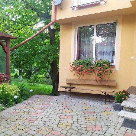 Apartament W Domu Na Wsi Tomaszów Lubelski Exteriör bild