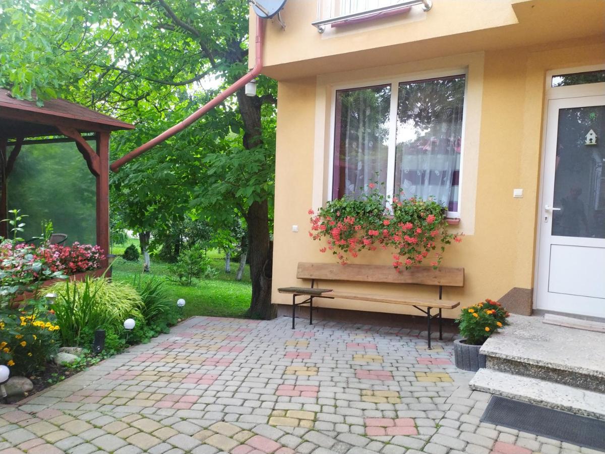 Apartament W Domu Na Wsi Tomaszów Lubelski Exteriör bild