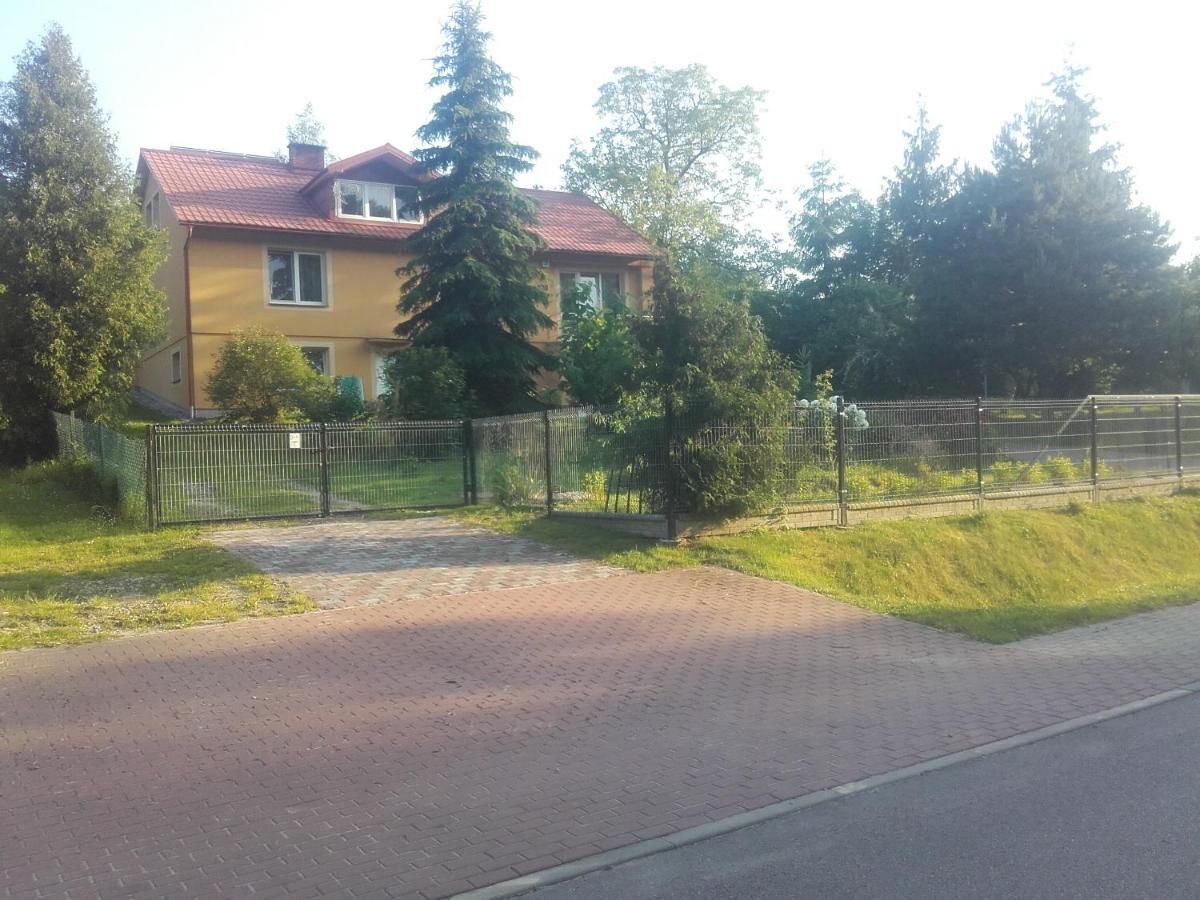 Apartament W Domu Na Wsi Tomaszów Lubelski Exteriör bild