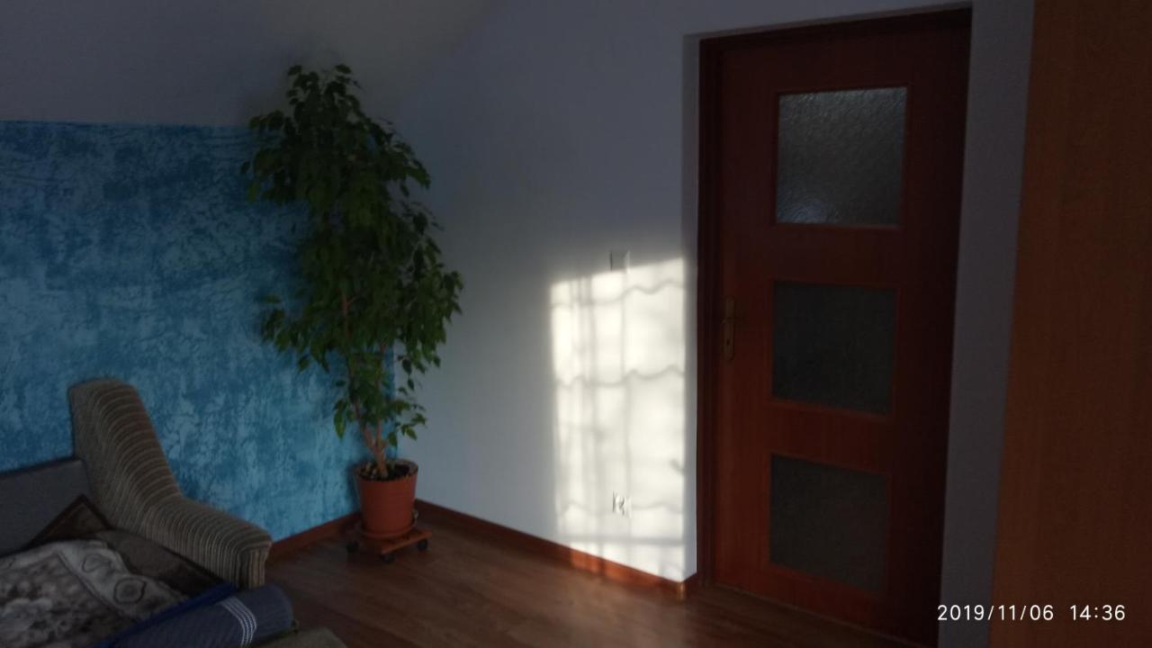 Apartament W Domu Na Wsi Tomaszów Lubelski Exteriör bild